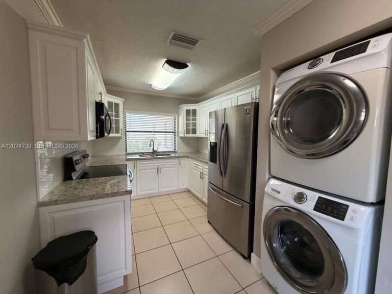 6449 NW 171st St, Hialeah, FL 33015 Photo