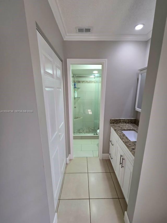 6449 NW 171st St, Hialeah, FL 33015 Photo