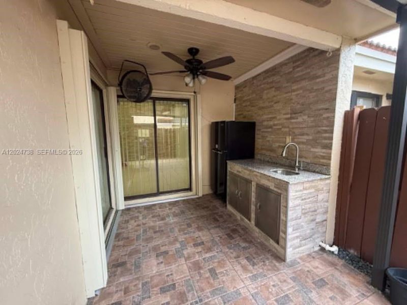 6449 NW 171st St, Hialeah, FL 33015 Photo