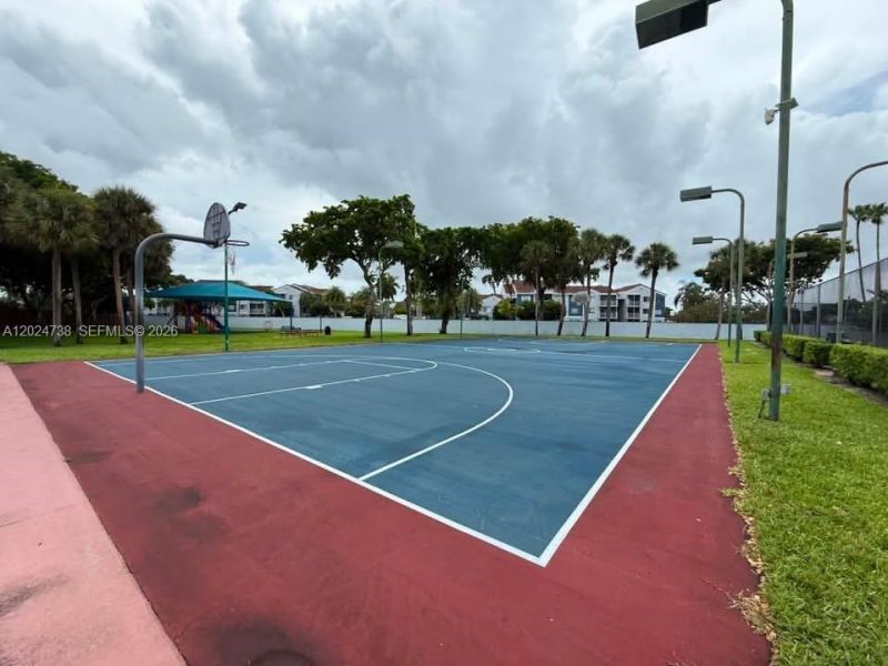 6449 NW 171st St, Hialeah, FL 33015 Photo