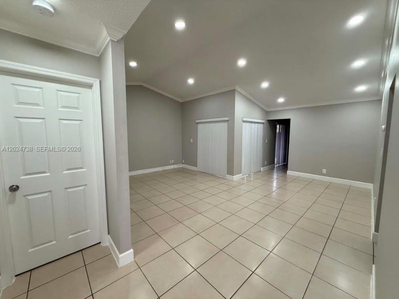 6449 NW 171st St, Hialeah, FL 33015 Photo