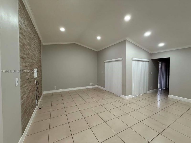 6449 NW 171st St, Hialeah, FL 33015 Photo