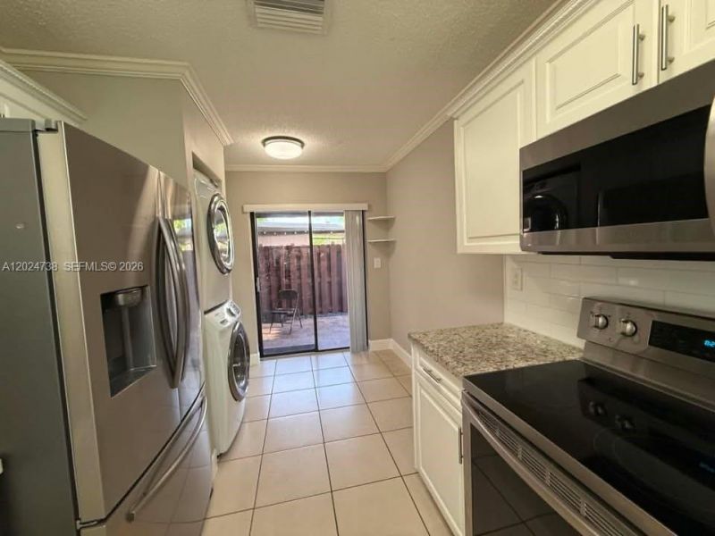 6449 NW 171st St, Hialeah, FL 33015 Photo