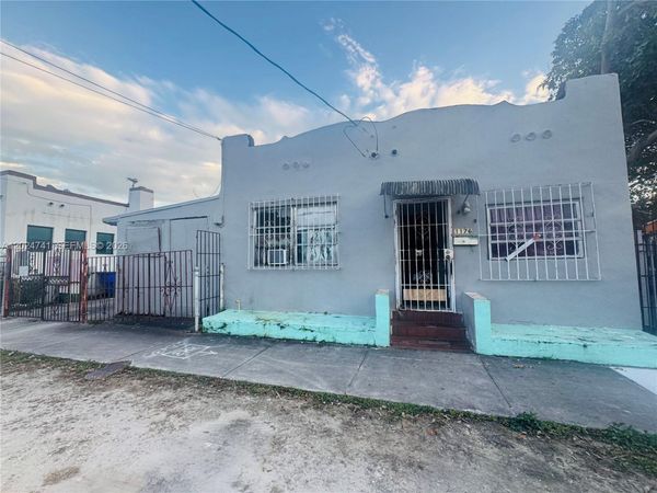 1176 NW 32nd St , Miami, FL 33127