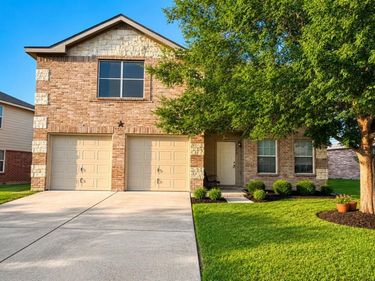 8440 Shallow Creek Drive, Fort Worth, TX 76179