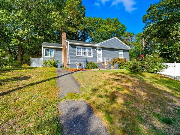 20 Oakhill Dr, Methuen, MA 01844