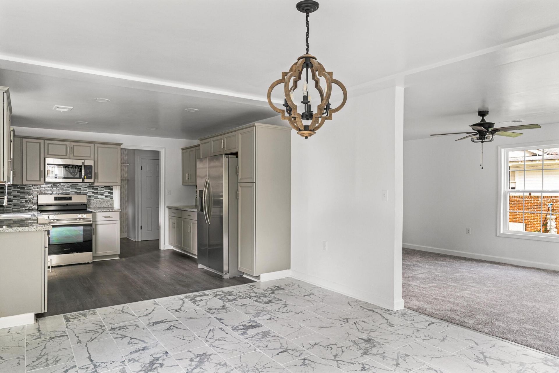 565 Louis Street Photo 14