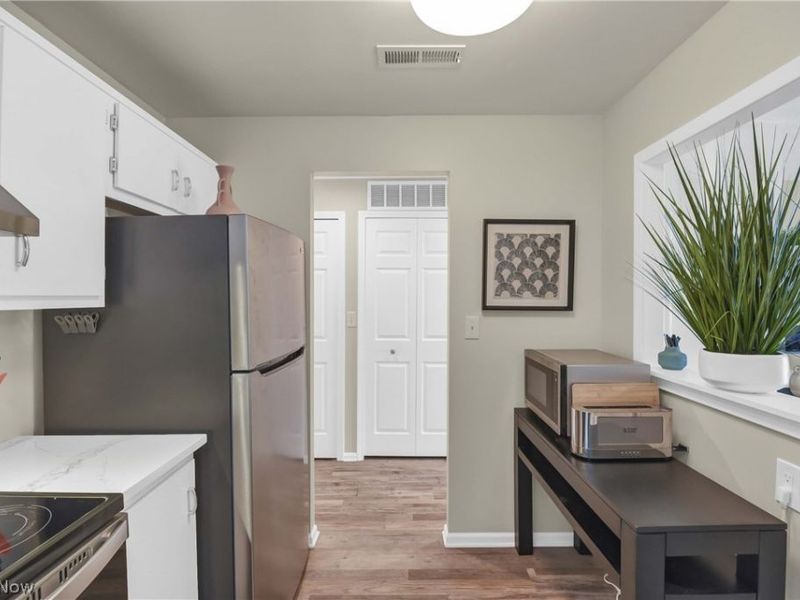 2021 King James Parkway, Unit 102, Westlake, OH 44145 Photo 7