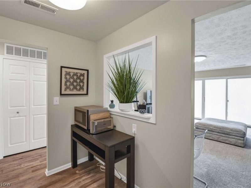 2021 King James Parkway, Unit 102, Westlake, OH 44145 Photo 8