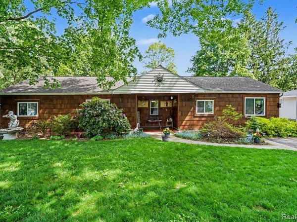 5830 Eldridge Drive, Waterford Twp, MI 48327