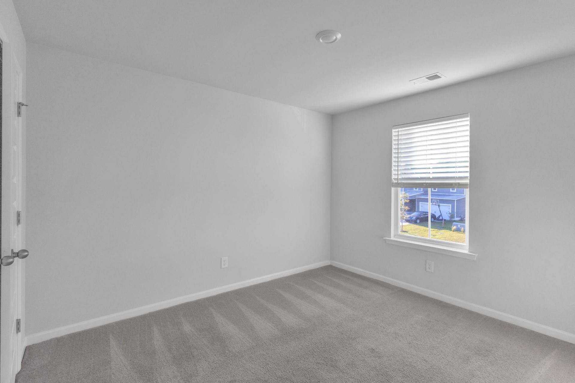 457 Richfield Way Photo 10