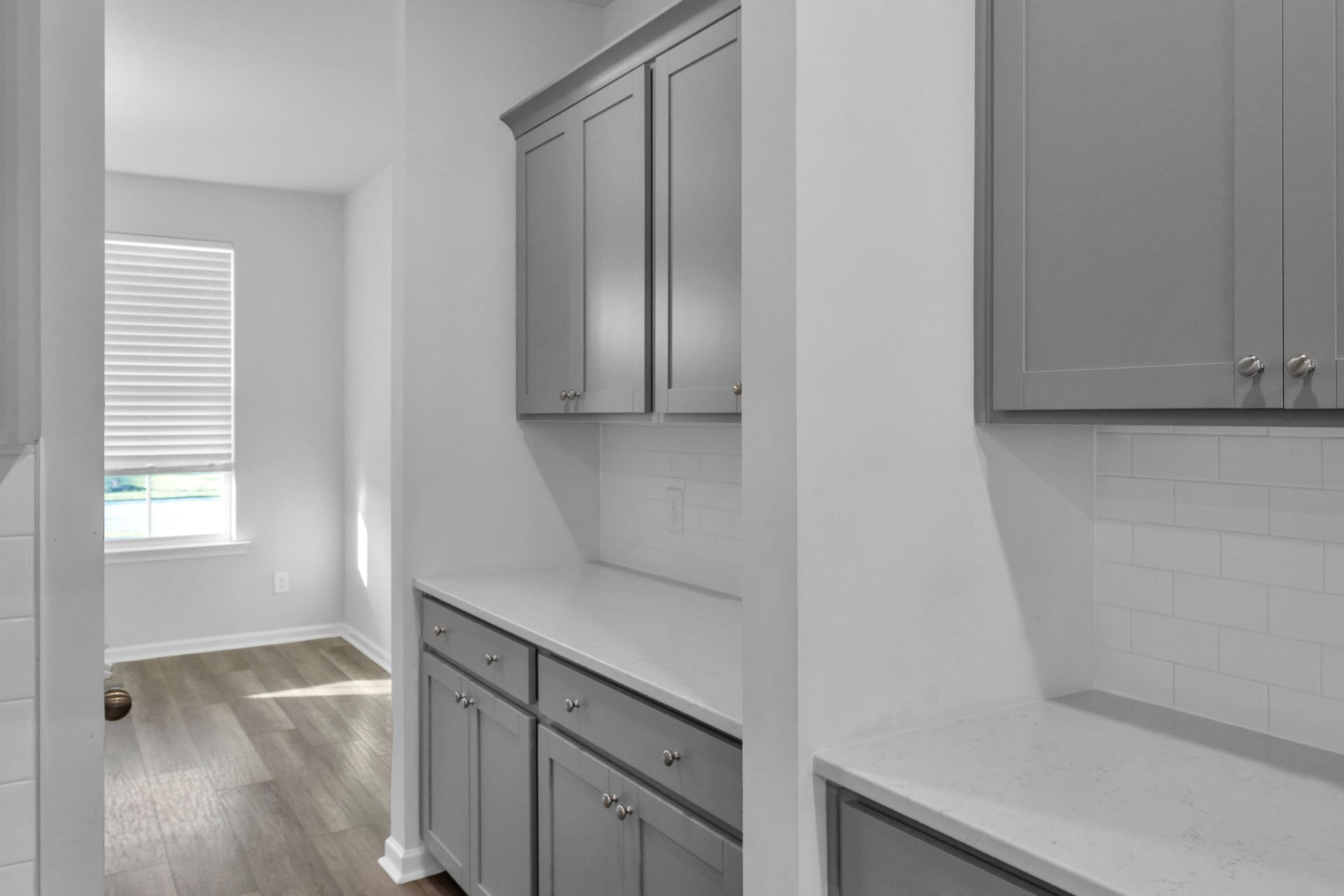 457 Richfield Way Photo 8