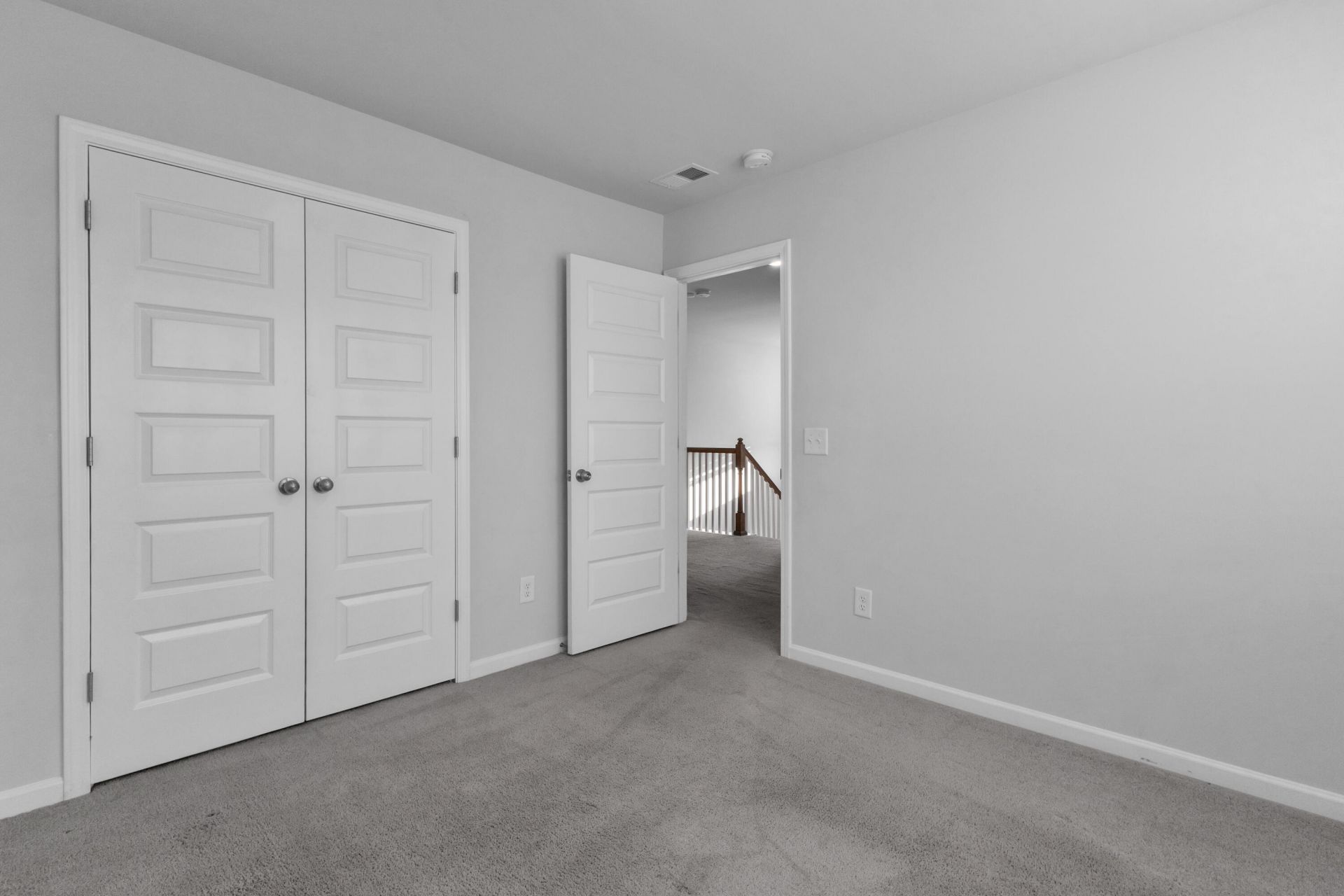 457 Richfield Way Photo 9