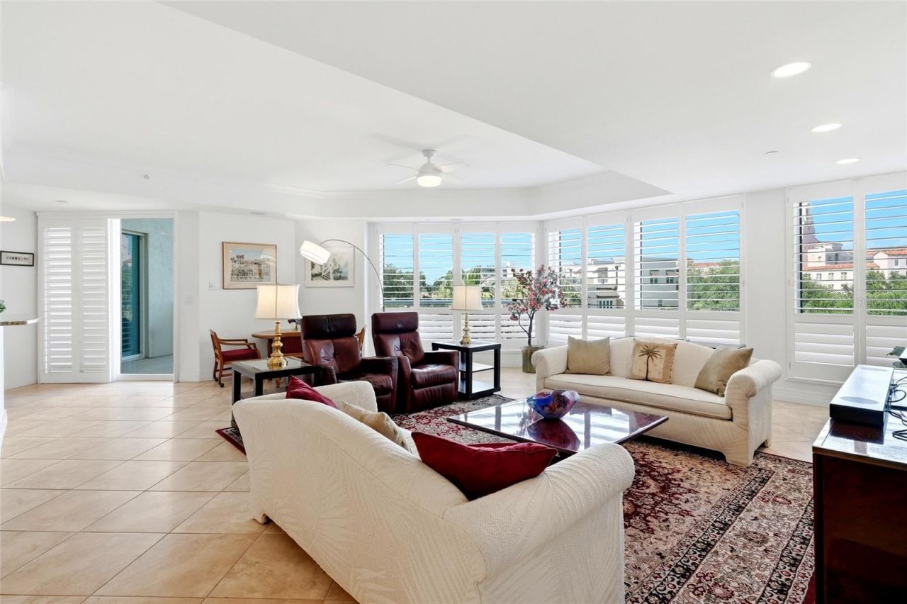 400 Beach Drive Ne, Unit 401, Saint Petersburg, FL 33701 Photo