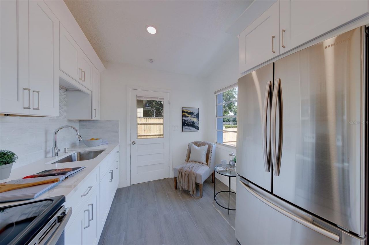 2534 Irving Avenue S, Saint Petersburg, FL 33712 Photo