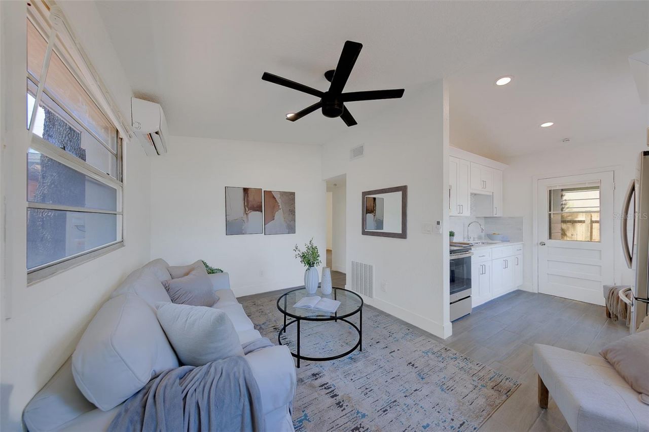 2534 Irving Avenue S, Saint Petersburg, FL 33712 Photo