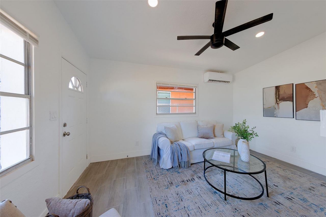 2534 Irving Avenue S, Saint Petersburg, FL 33712 Photo