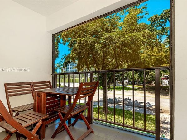 201 178th Dr, Unit 212, Sunny Isles Beach, FL 33160