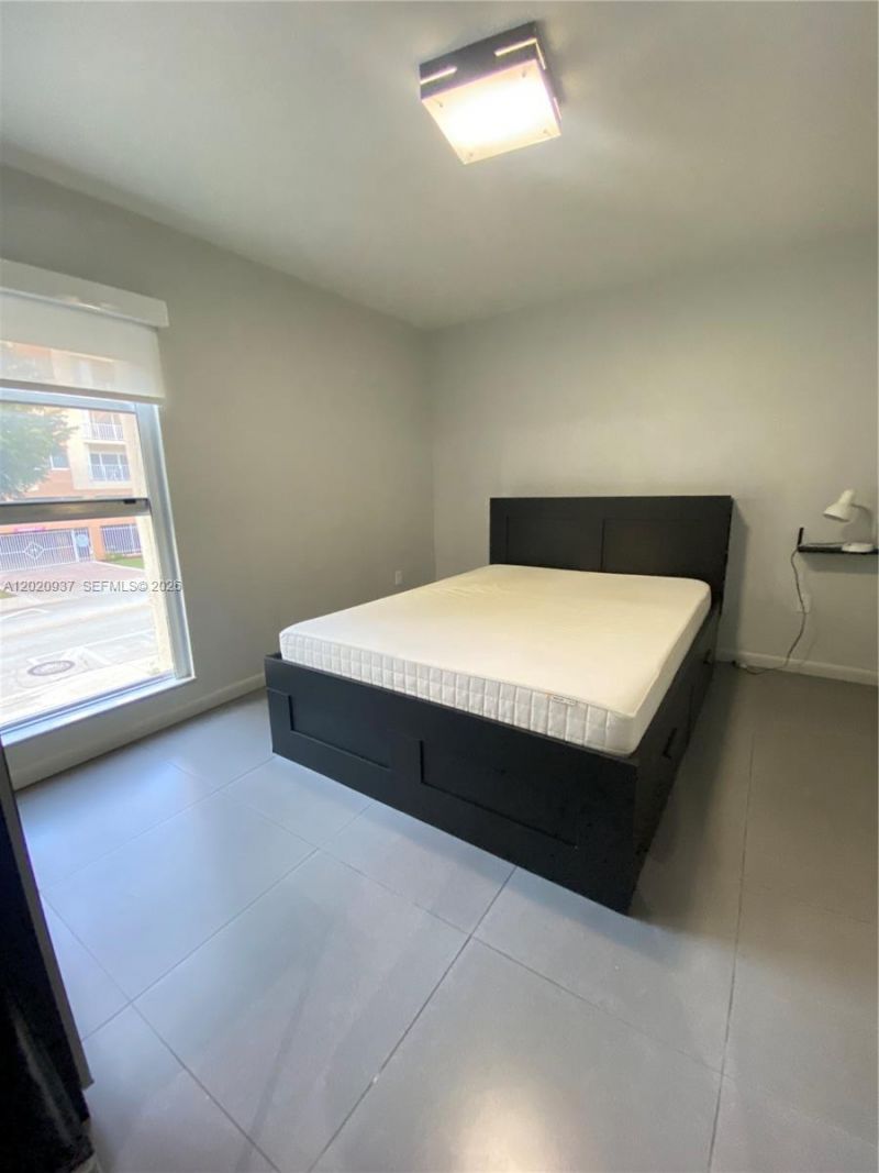 201 178th Dr, Unit 212, Sunny Isles Beach, FL 33160 Photo