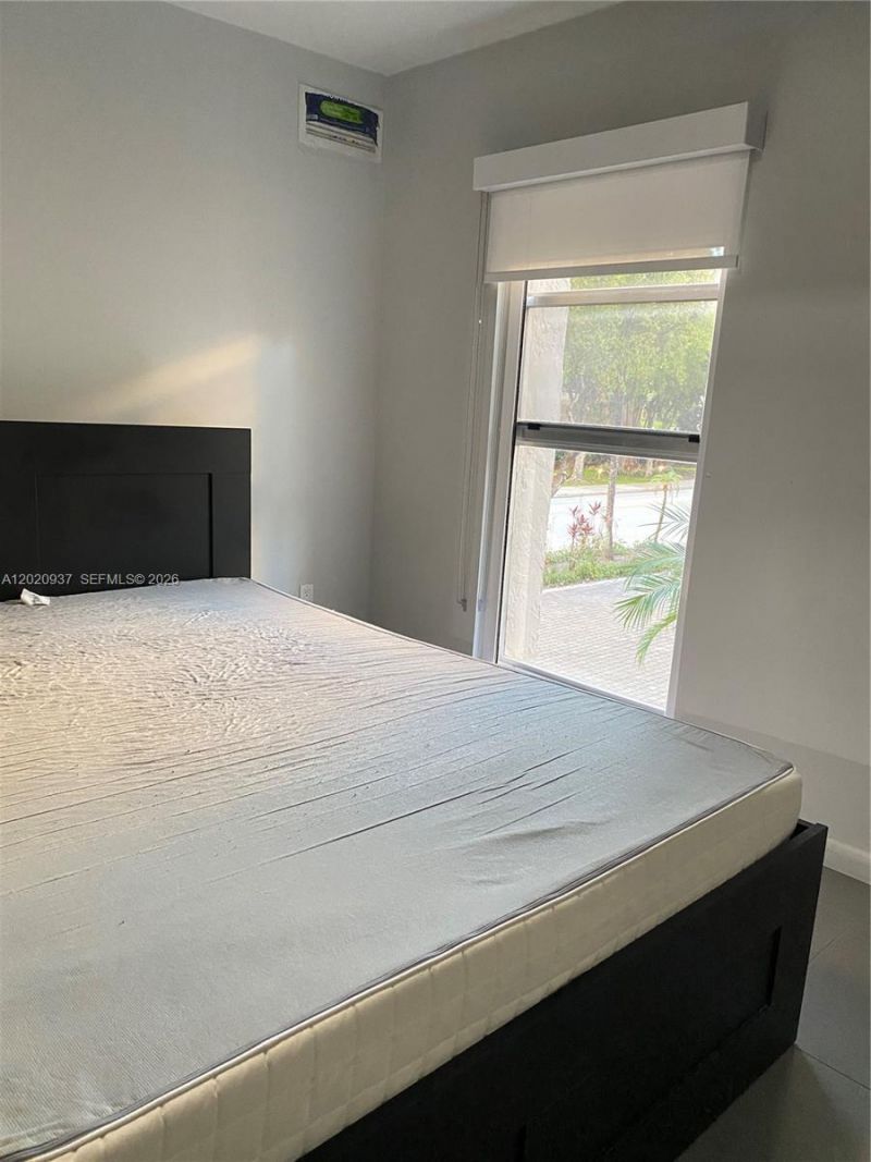 201 178th Dr, Unit 212, Sunny Isles Beach, FL 33160 Photo