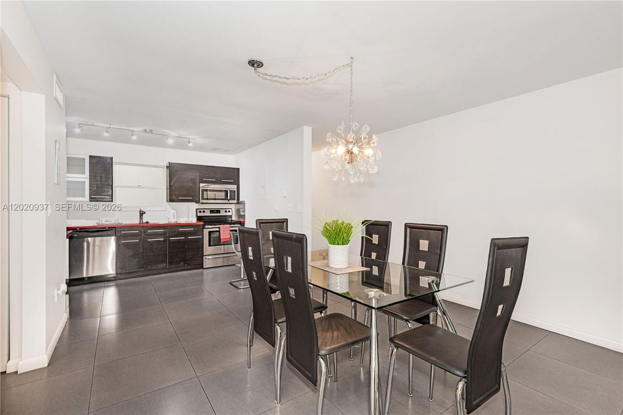 201 178th Dr, Unit 212, Sunny Isles Beach, FL 33160 Photo