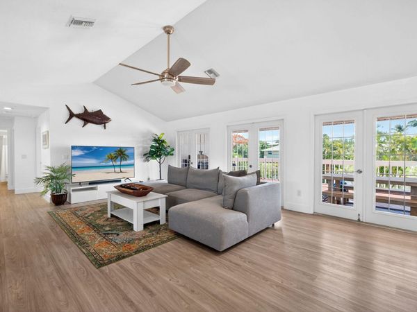713 Durion Ct, Sanibel, FL 33957