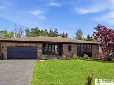 49 Hemlock Lane , Lancaster, NY 14086