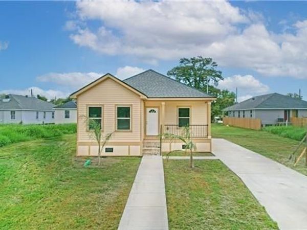 2110 MARDI GRAS Boulevard , New Orleans, LA 70114