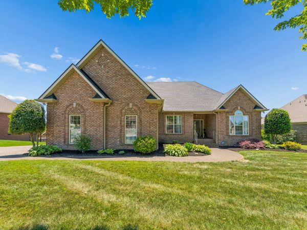 1038 Briarwood Dr , Cottontown, TN 37048