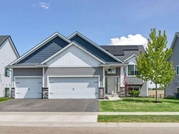 2809 213th St, Farmington, MN 55024