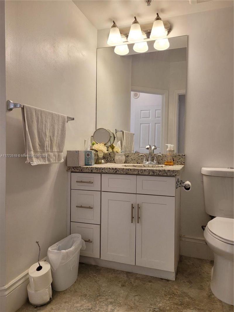 17100 N Bay Rd , Unit 1307, Sunny Isles Beach, FL 33160 Photo