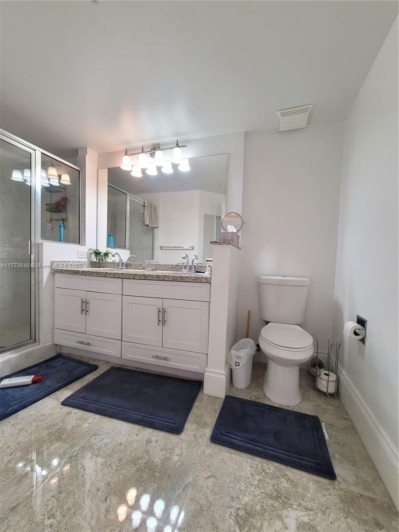 17100 N Bay Rd , Unit 1307, Sunny Isles Beach, FL 33160 Photo