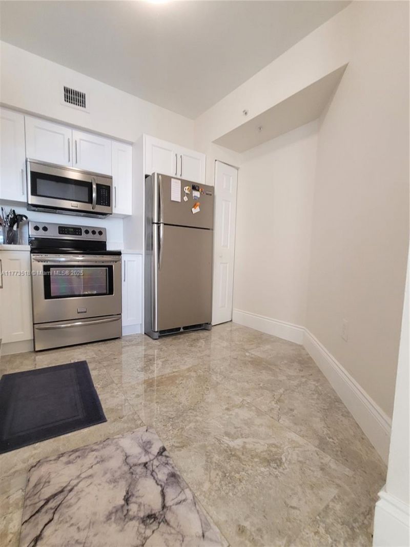 17100 N Bay Rd , Unit 1307, Sunny Isles Beach, FL 33160 Photo