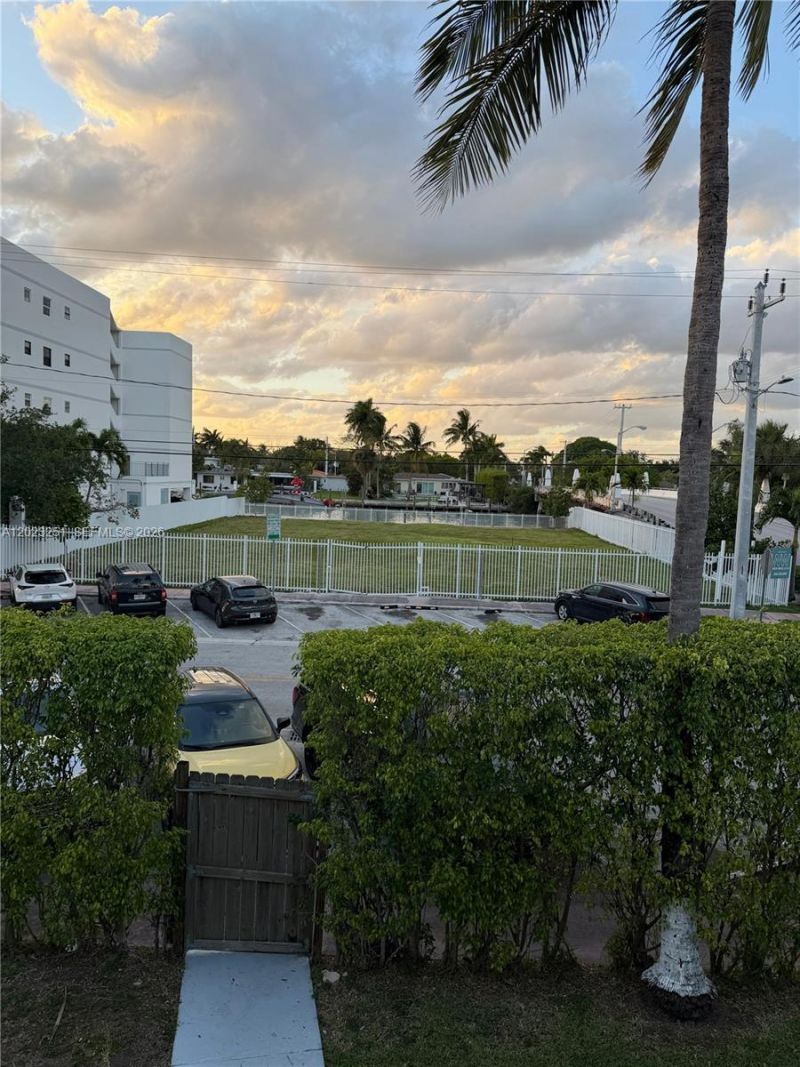 2200 Calais Dr, Unit 5, Miami Beach, FL 33141 Photo