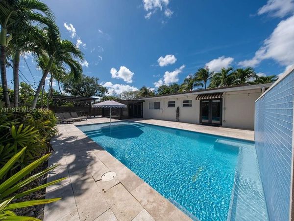 9800 SW 76th St , Miami, FL 33173