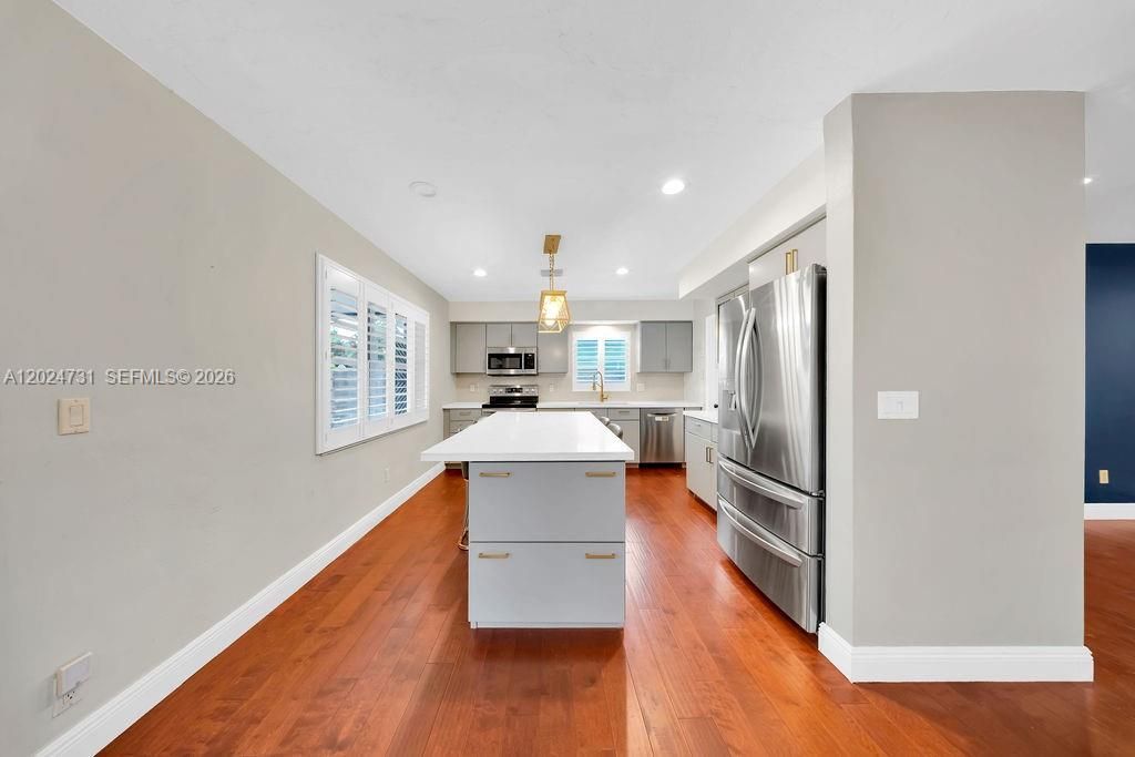 9800 SW 76th St , Miami, FL 33173 Photo