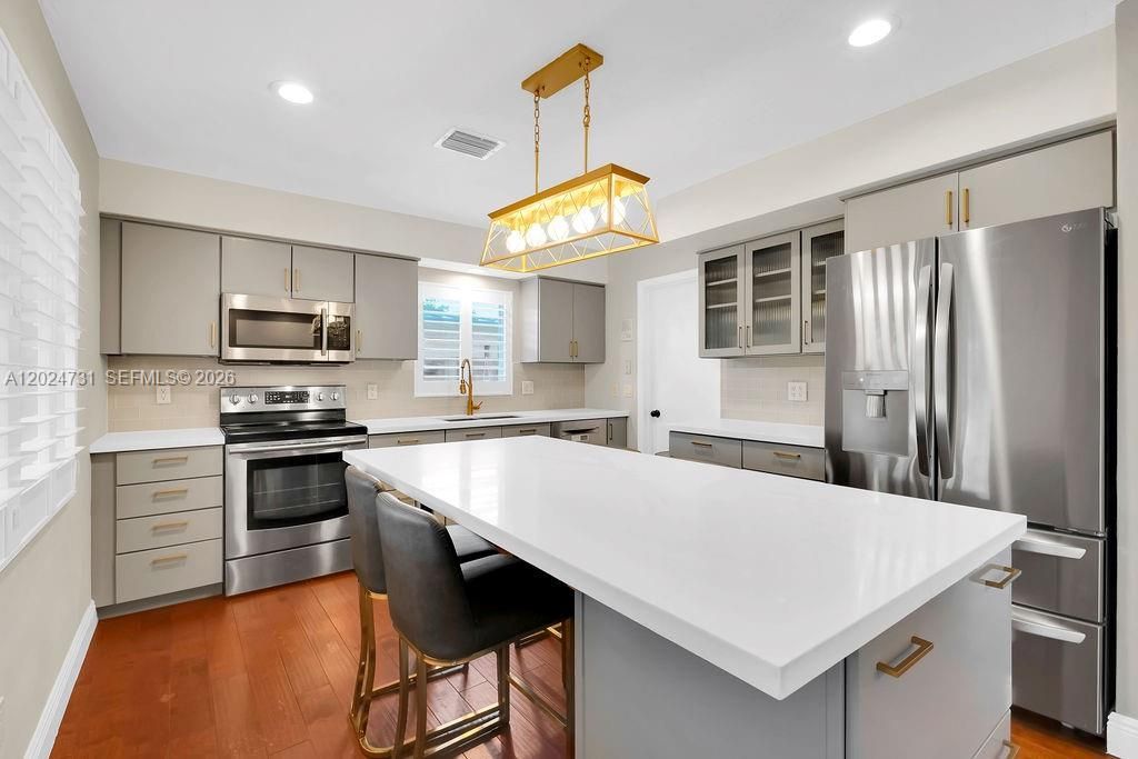 9800 SW 76th St , Miami, FL 33173 Photo
