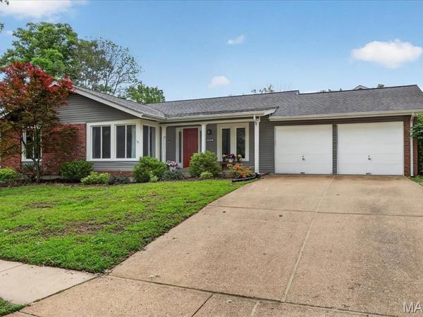 15420 Country Ridge Drive, Chesterfield, MO 63017