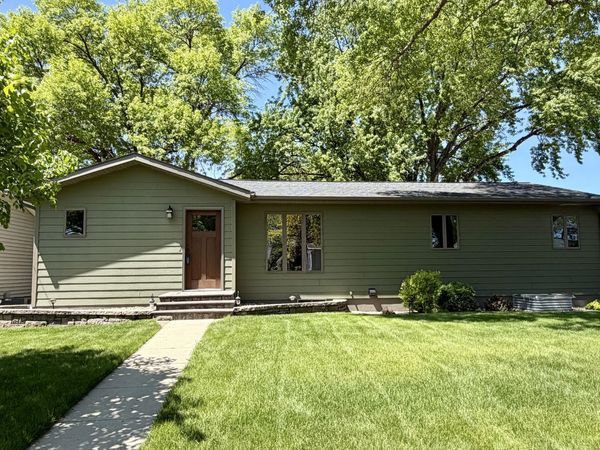 814 S Park Street, Aberdeen, SD 57401