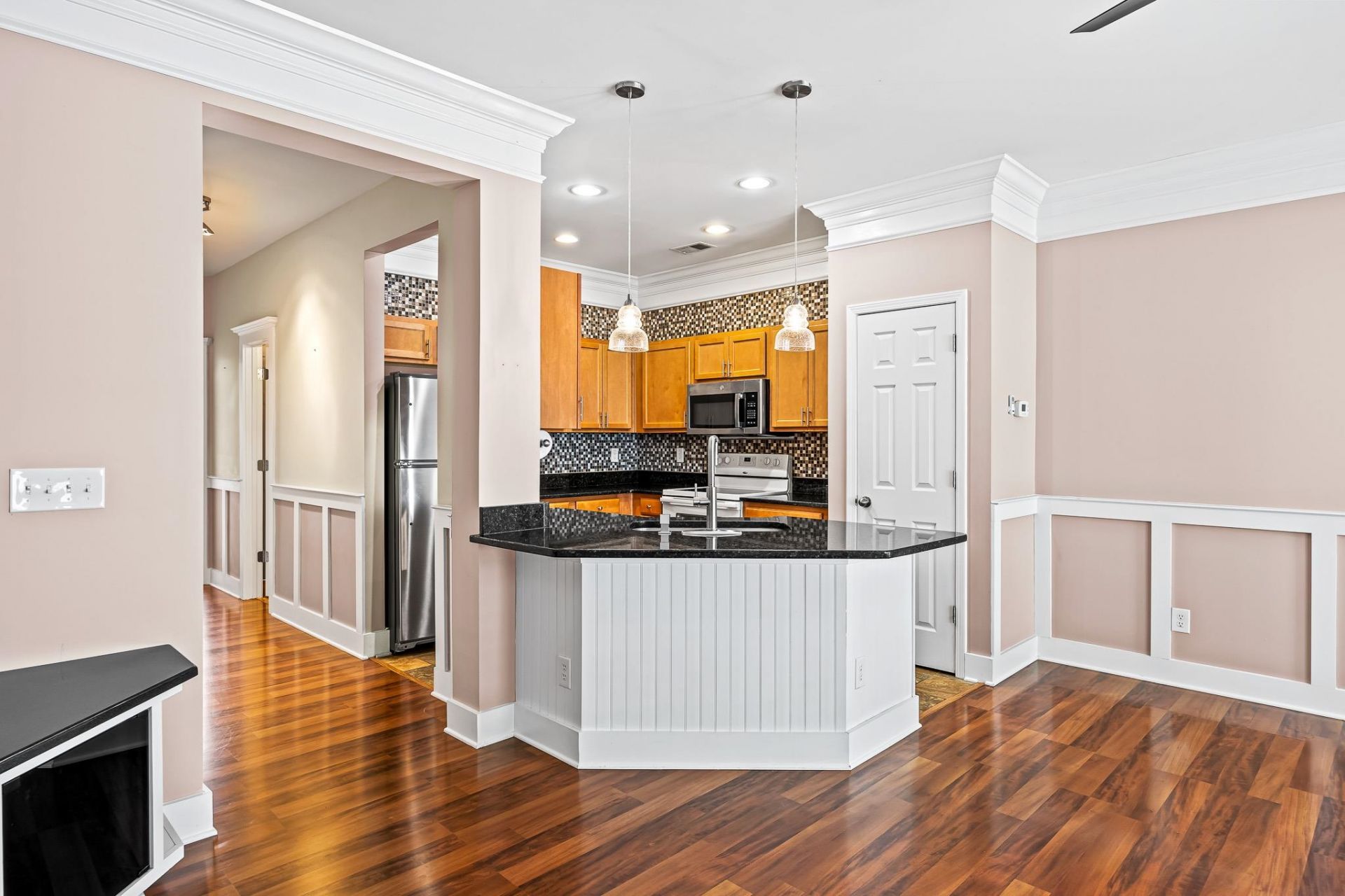 190 Olde Town Way  Photo 5
