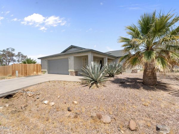 27144 S BENNETT Way, Congress, AZ 85332
