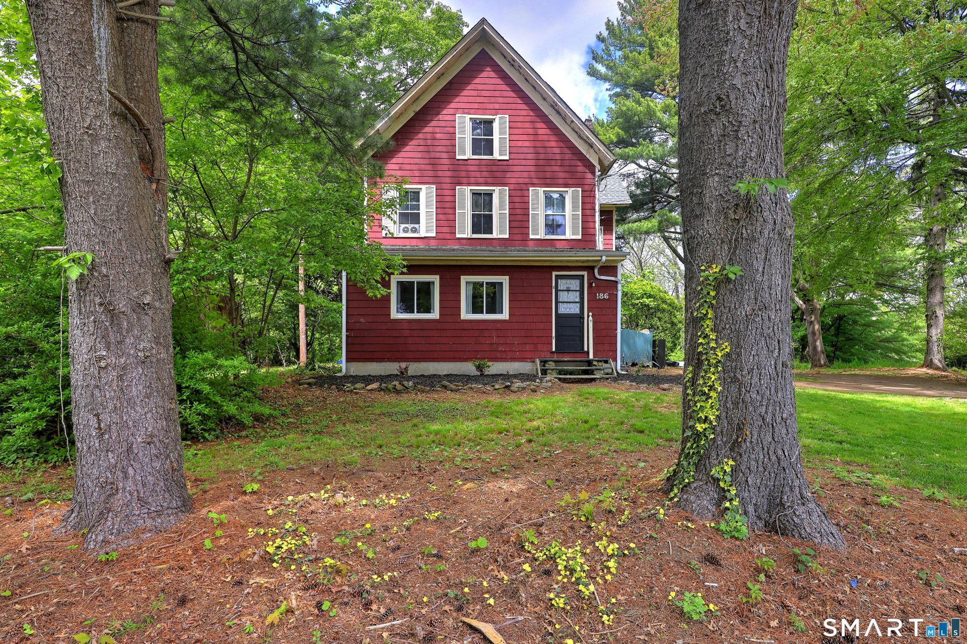 186 Jones Hill, West Haven, CT 06516 Main Photo