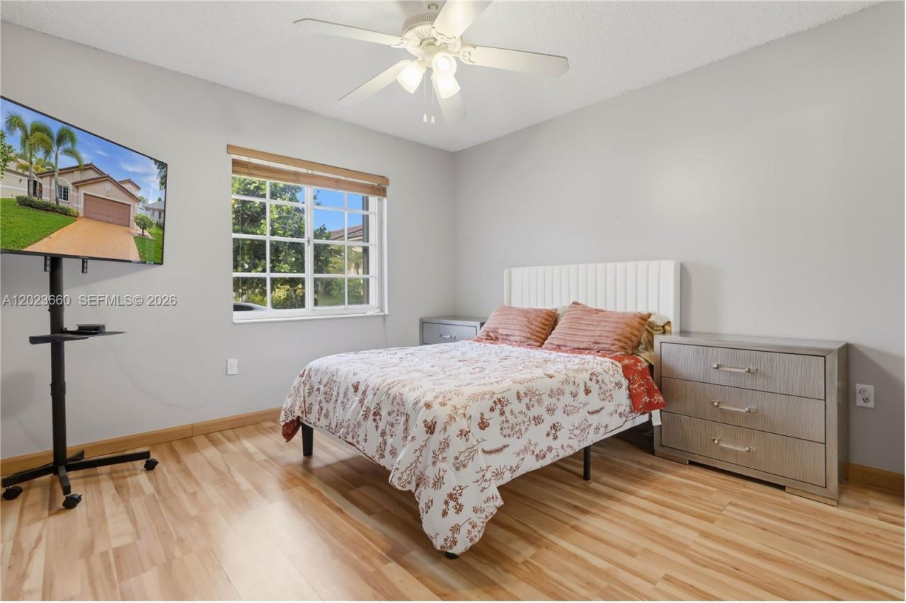 17655 SW 6th Street, Pembroke Pines, FL 33029 Photo