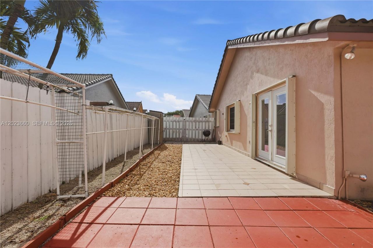 17655 SW 6th Street, Pembroke Pines, FL 33029 Photo