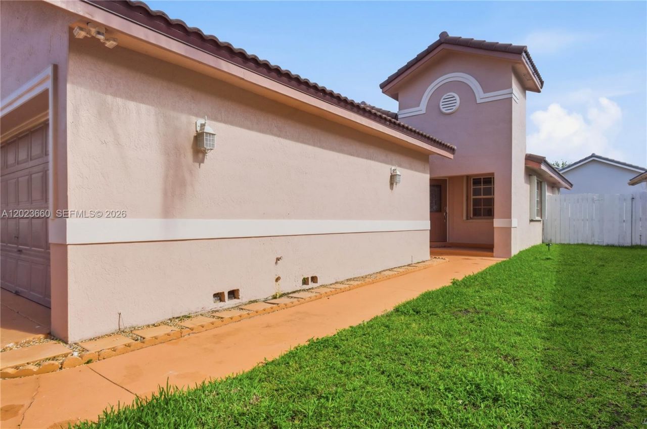 17655 SW 6th Street, Pembroke Pines, FL 33029 Photo