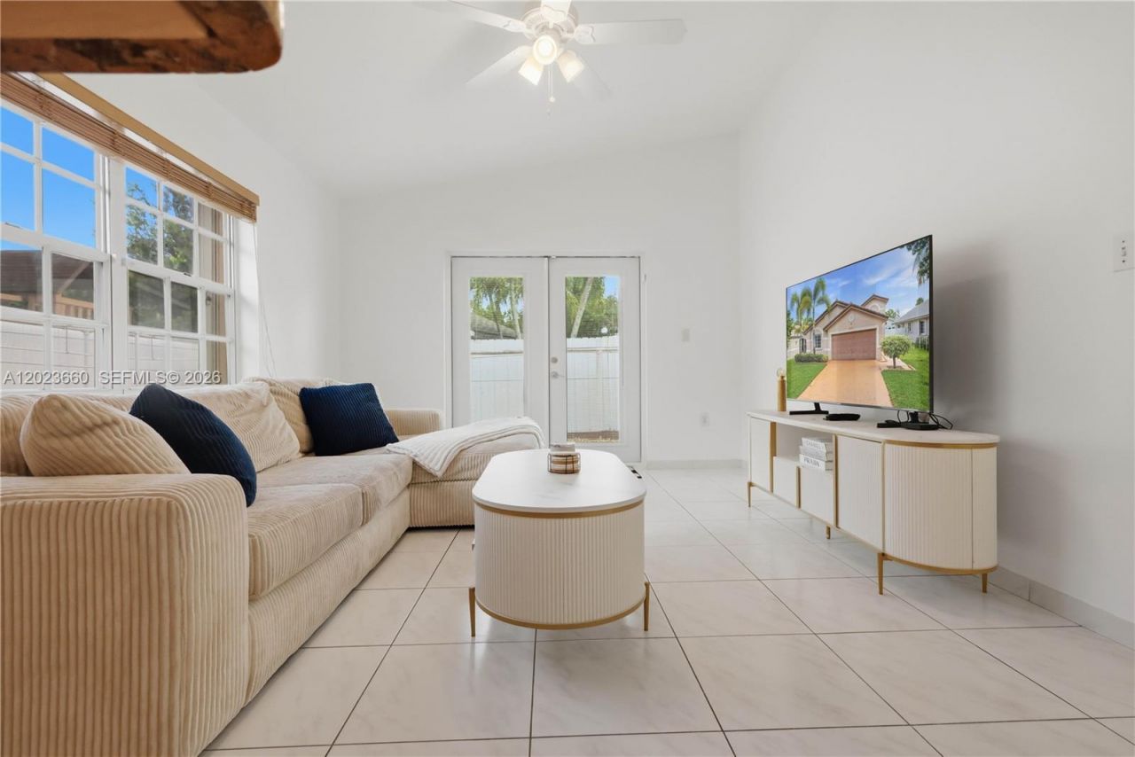 17655 SW 6th Street , Pembroke Pines, FL 33029 Photo
