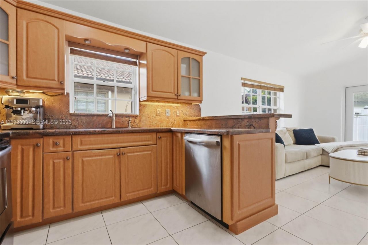 17655 SW 6th Street, Pembroke Pines, FL 33029 Photo