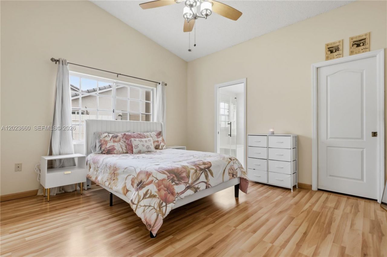 17655 SW 6th Street, Pembroke Pines, FL 33029 Photo