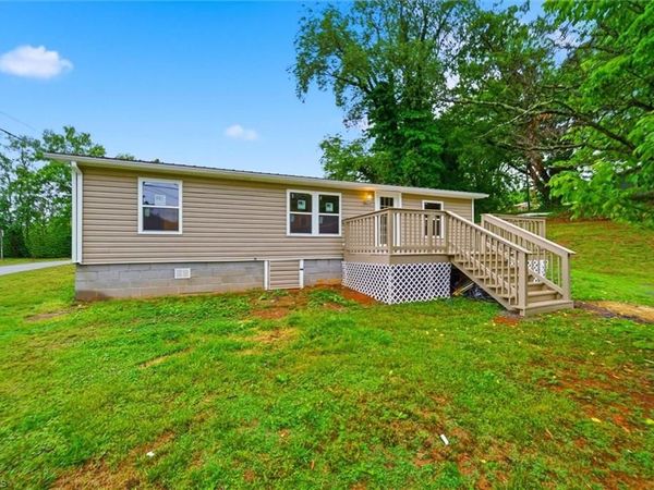 120 Mathis Street , Jonesville, NC 28642