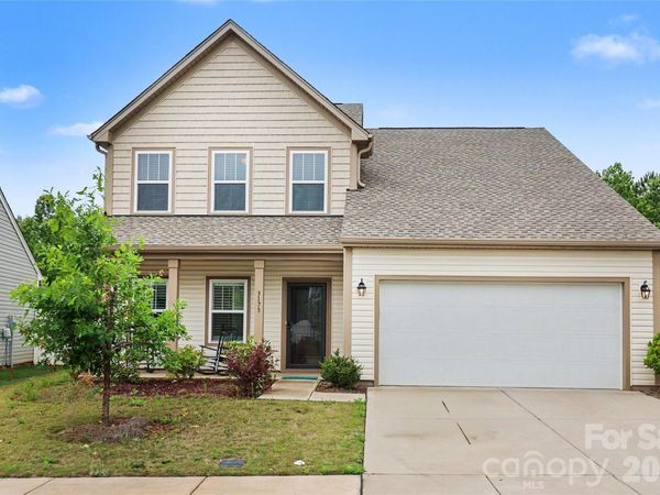 3173 Pinehills Way , Mount Holly, NC 28120